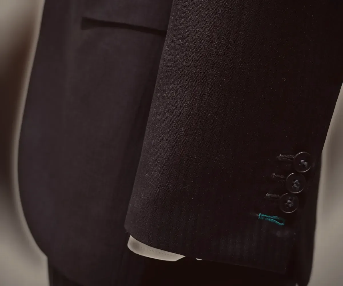 Classic Suit, the cuff